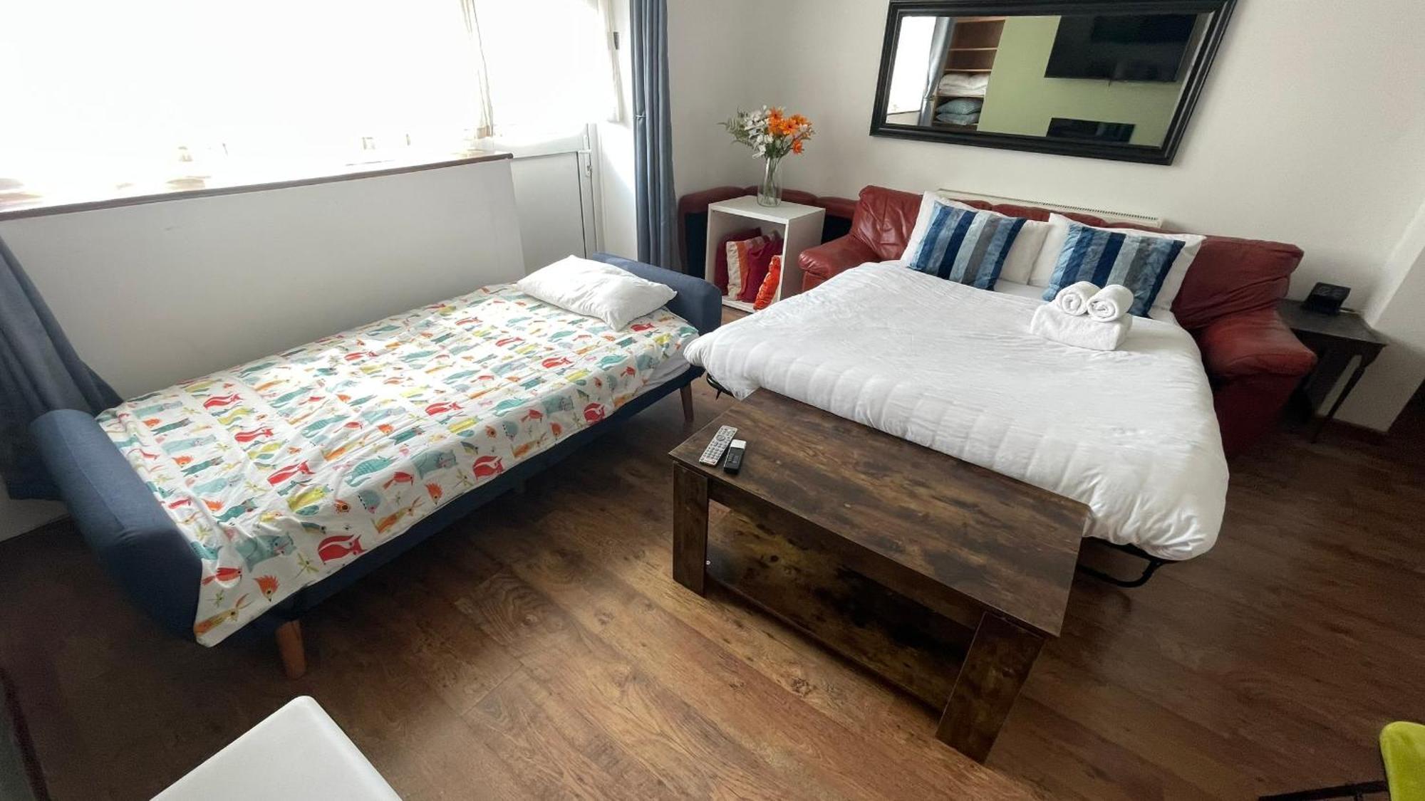 2 Bedrooms 2 Stations London Eksteriør billede